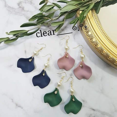 花びらアクセ♡お色お選び下さい⚘ ⁾⁾フラワーピアス•.❥花びらパーツ⚘ ⁾⁾ゆらゆら揺れて可愛いです☺︎