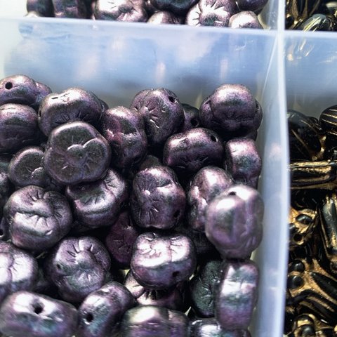 【6コセット】#czech beads#チェコビーズ　pansy11✖️9㍉ iridescent lavender