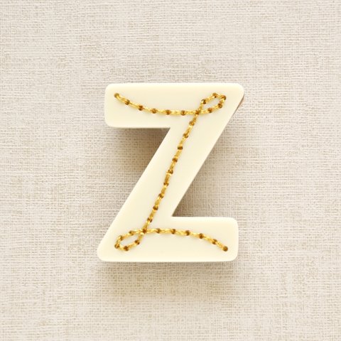 アルファベットのアクリルブローチ【Z】