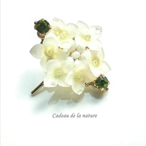 紫陽花のビジューポニーフック(白)