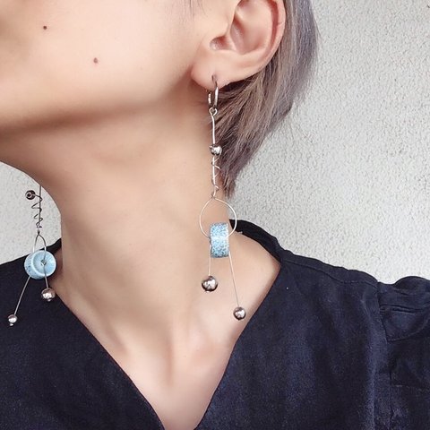 pottery & spiral . 樹脂 ポスト ハンドメイド ピアス シルバー フープ フープピアス ぐるぐる スパイラル 螺旋 シルバーボール ヴィンテージ ゴールド クラック ブルー 陶器