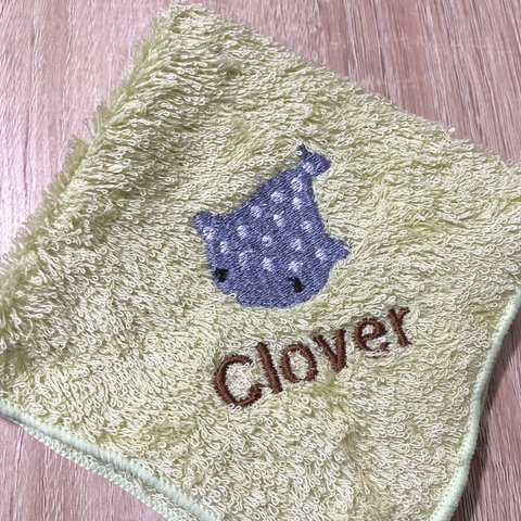 今治タオル　ハンカチタオル　グリーン　お名前刺繍　イラスト刺繍（ジンベイザメ）