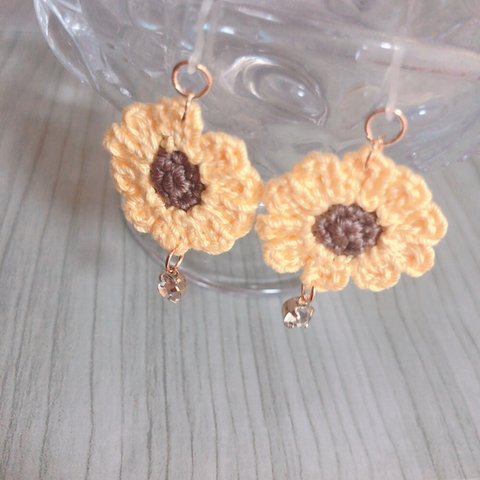 ひまわりピアス🌻