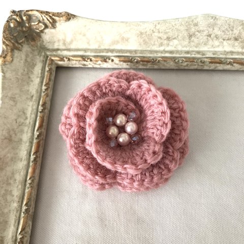 毛糸編みブローチ　フラワー　ピンク
