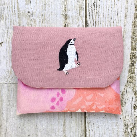 ぽんやりヒゲペンギンの刺繍ポケットティッシュケース