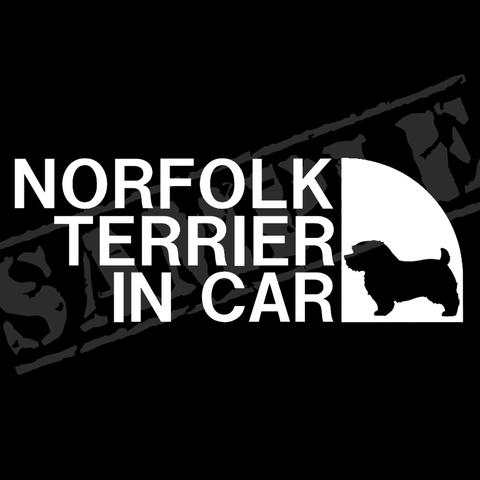 NORFOLK TERRIER IN CAR パロディステッカー（ノーフォーク・テリア）6cm×17cm