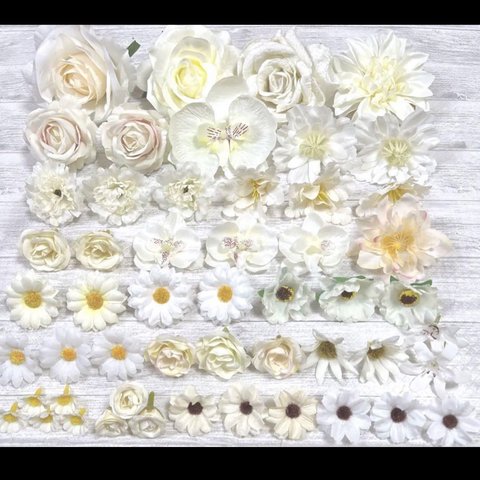 NO 0702-01  造花 花材 花パーツ パーツ　フラワー　ホワイト　バラ　アートフラワー  ハンドメイド　材料　小さい花　小花