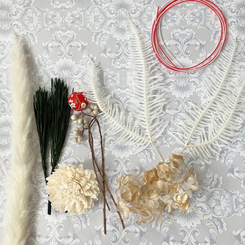 ❤︎純白のソーラダリア ❤︎2024しめ縄リース❤︎手作りキット❤︎花材のみ