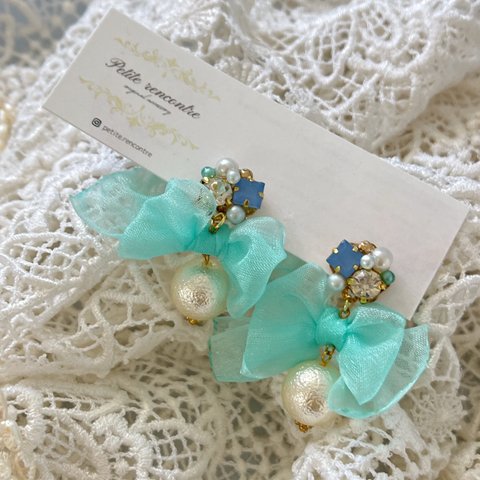 全2色\♥︎/シフォンリボンと大粒パールのピアス🧚🏻‍♂️Tiffanyblue🫧"イヤリング　パール　リボン　揺れる　ゆらゆら　ビジュー"