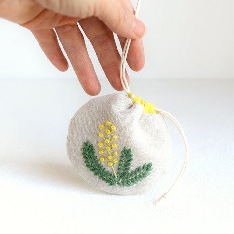 ちいさなぽこぽこミモザ刺繍のまんまる巾着袋（SSサイズ）【受注生産】