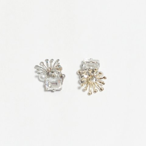 𝗻𝗲𝘄 crystal flower earring mini/クリスタル フラワー イヤリング ミニver