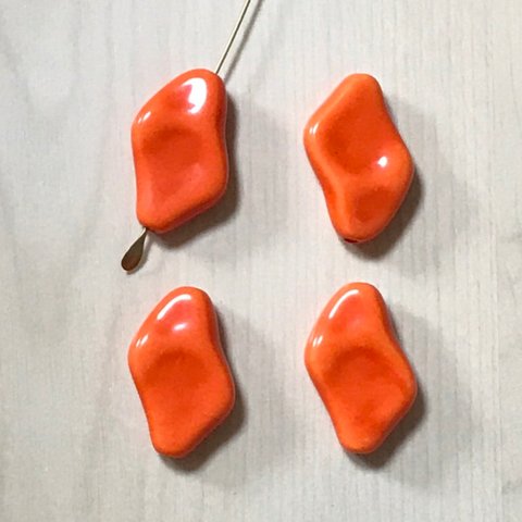 ORANGE FLAT CURVE NUGGET ACRYLIC BEADS