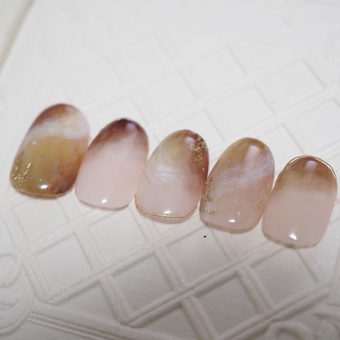 strata nail