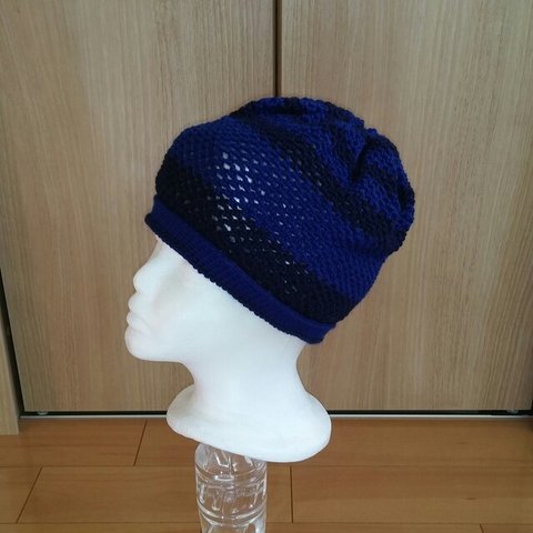 毛糸の手編み帽子