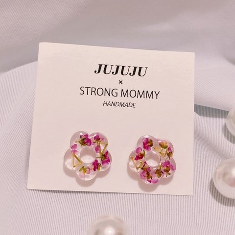 🌸人気のお花型×アリッサム🌼樹脂ピアス