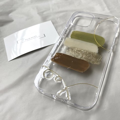 iPhoneケース　レジンケース　緑　ベージュ　茶　ゴールド　ワイヤー　ニュアンス