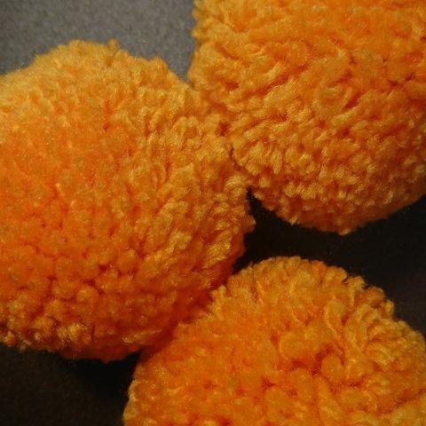 毛糸ボール・オレンジ 約8cm 3個
