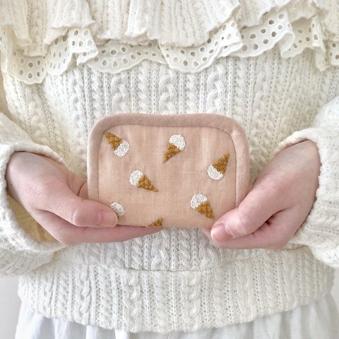 ミルクアイスの手刺繍ミニ財布(ピンク)