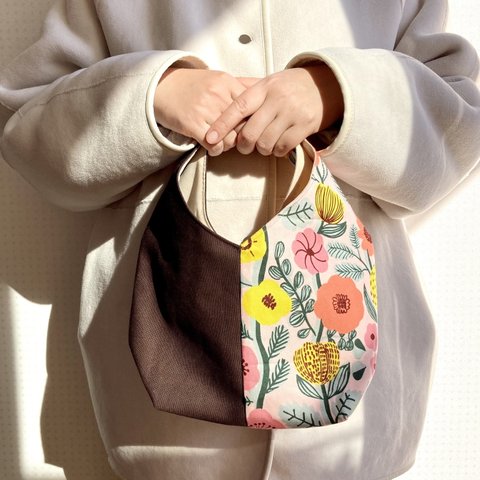 春の新作　軽量ラウンドバッグ　kippis生地　長財布もペットボトルも入るしっかりバッグ　手持ちバッグ