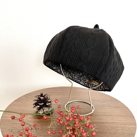 【名入れ可】アラン織模様のベレー帽、どんぐり帽　大人サイズも追加☆（表布：黒のニット地、裏布：シックな花柄）