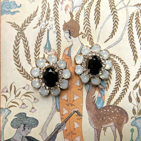 Swinging-Sixties flower(modern black) pierce / earring
