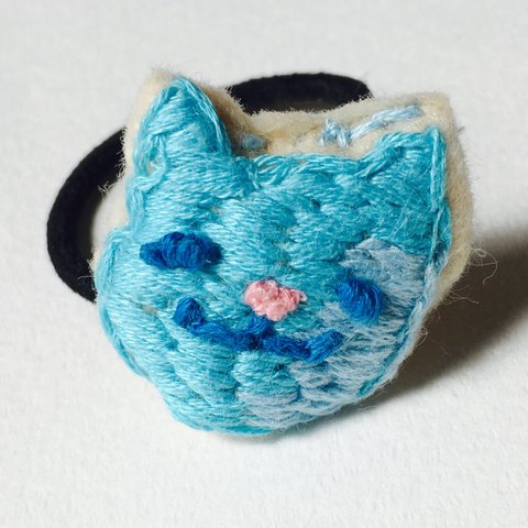 刺繍 癒し猫ヘアゴム