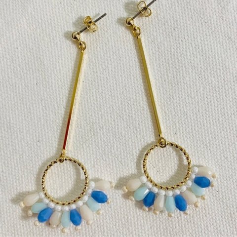 かわいい、軽量のイヤリング.    instagram angel_a_accessories