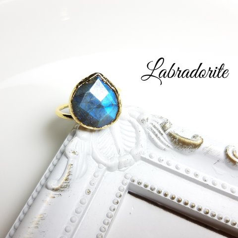 『Blue Labradorite』の世界でひとつの天然石リング