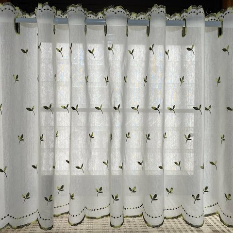 【グリーン】小さなリーフ刺繍カフェカーテン（幅130cm×丈80cm）