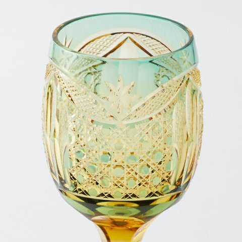 　江戸切子　琥珀色緑被せクリスタルワインガラス