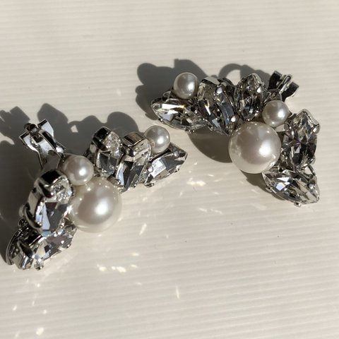 pearl bijou earcuff