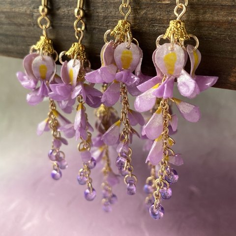 しなやかに揺れ降り注ぐ藤の花ピアス/イヤリング