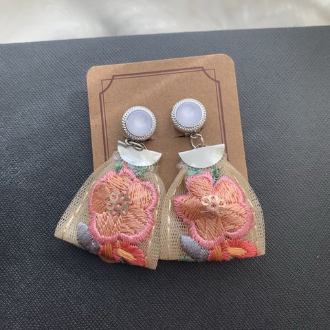 【値下げ中⭐️】＊インド刺繍リボン🎀イヤリング