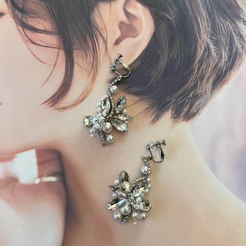 特別価格/pierce/Tsukiakari Silver Crysta/銀世界〜silver bouquetピアス/サージカルステンレス316使用