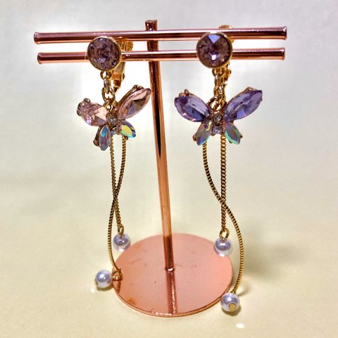 羽ばたく蝶々🦋イヤリング／ピアス