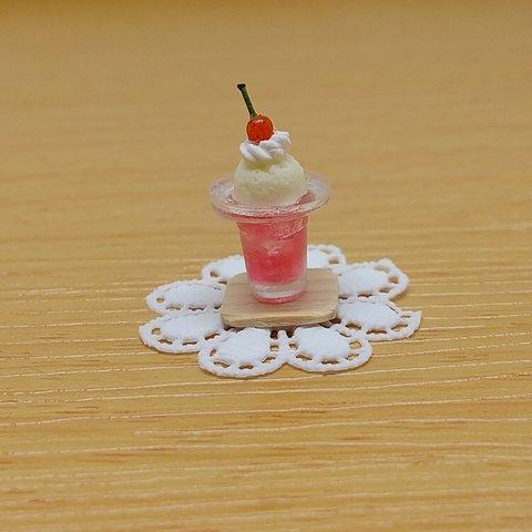 ミニチュア ストロベリー 🍓 クリームソーダ