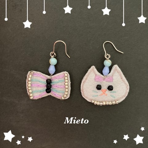 刺繍ピアス　ねことりぼん　イヤリング　チタン　可愛い動物