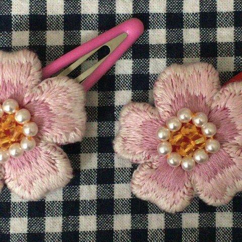 刺繍桜のパッチンピン