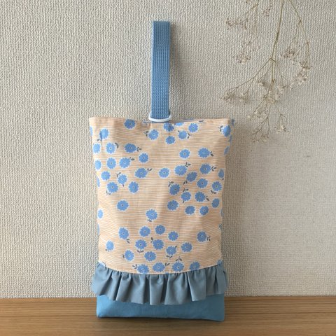 【受注製作】フリルつき　青い花柄のシューズバッグ