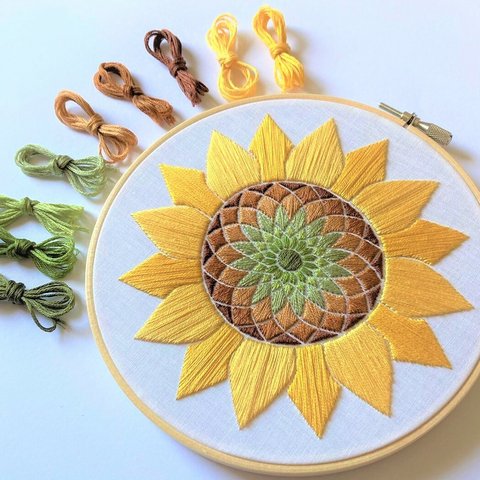 【刺繍キット】サテンステッチを楽しむひまわりの刺繍　安心動画解説付き　はなこまちの刺繍キット　手作りキット　刺繍フレーム