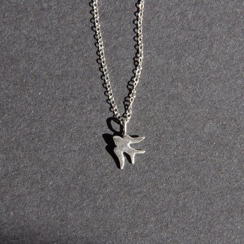 SV swallow necklace