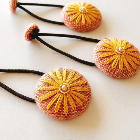 ★秋のお花の刺繍ヘアゴム