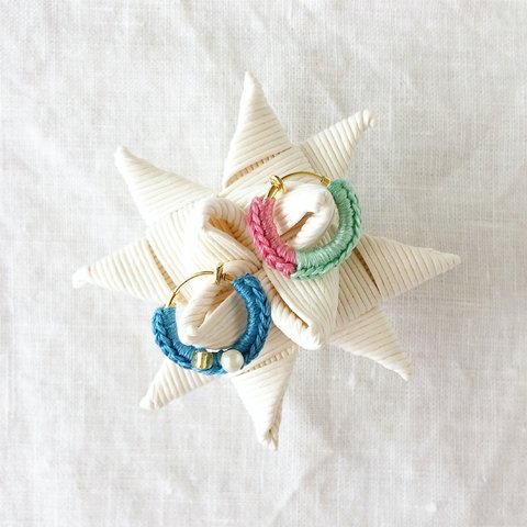 knitEAR-RING  circus【blue.pink.lightgreen】アシンメトリーのイヤリング