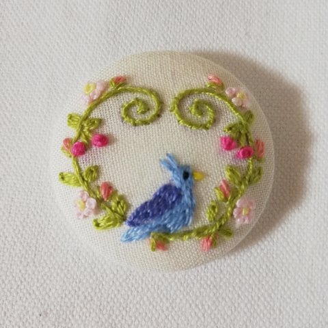 鳥とリース　刺繍ブローチ