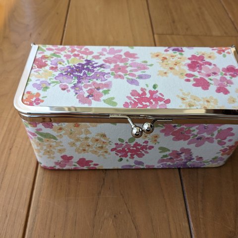 2403 ♥️ がま口BOX * ローラアシュレイ・アメリ