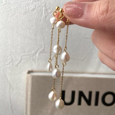 【allサージカルステンレス】M22108〈white〉ピアス／イヤリング