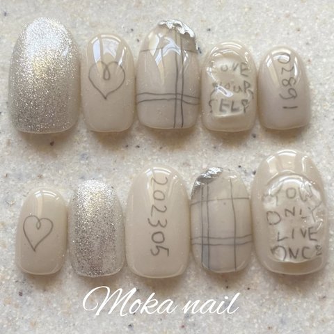 鉛筆 nail ✳︎  ベージュ　シルバー　鉛筆　落書き