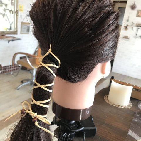 ポニーフックスエード紐 ヘアアクセサリー(クリーム)