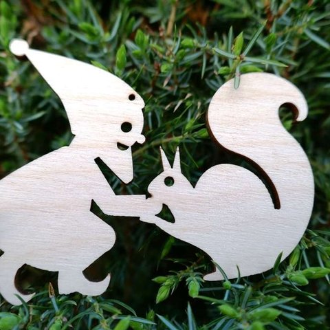 ドイツ木製 オーナメント ノーム +リス　[WIB-S-14]クリスマス もみの木 白樺ドワーフ トントゥ トムテ