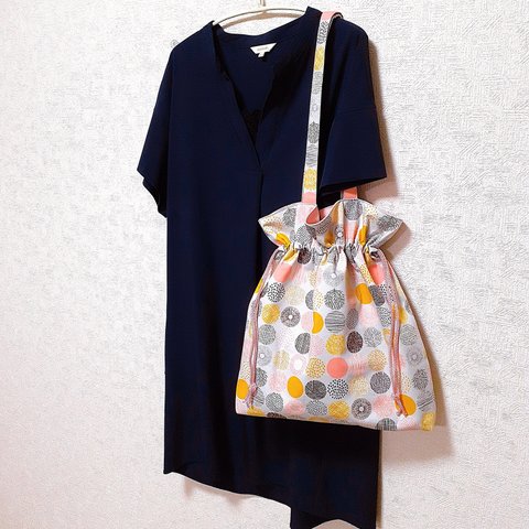 ▼SALE▼肩掛け・巾着バッグ♡内ポケット・裏地付き♡薄ピンク・黄色・グレーのサークル柄🟡大きめ